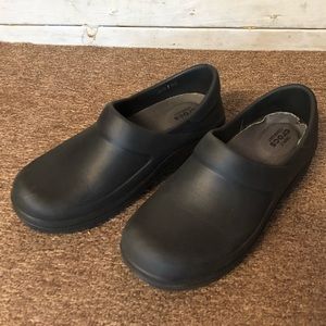 •CROCS Neria Clog•